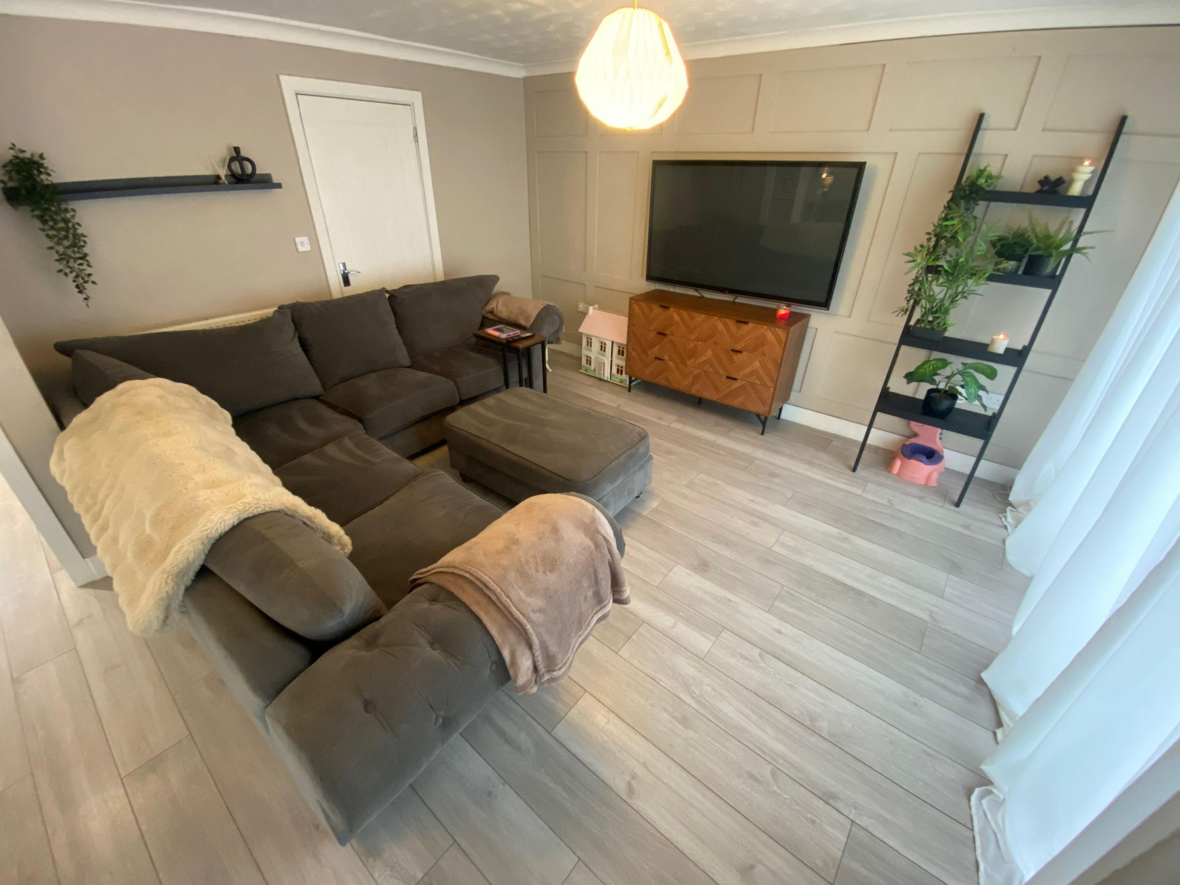 3 bed end of terrace house for sale in Donvale Road, Washington 2