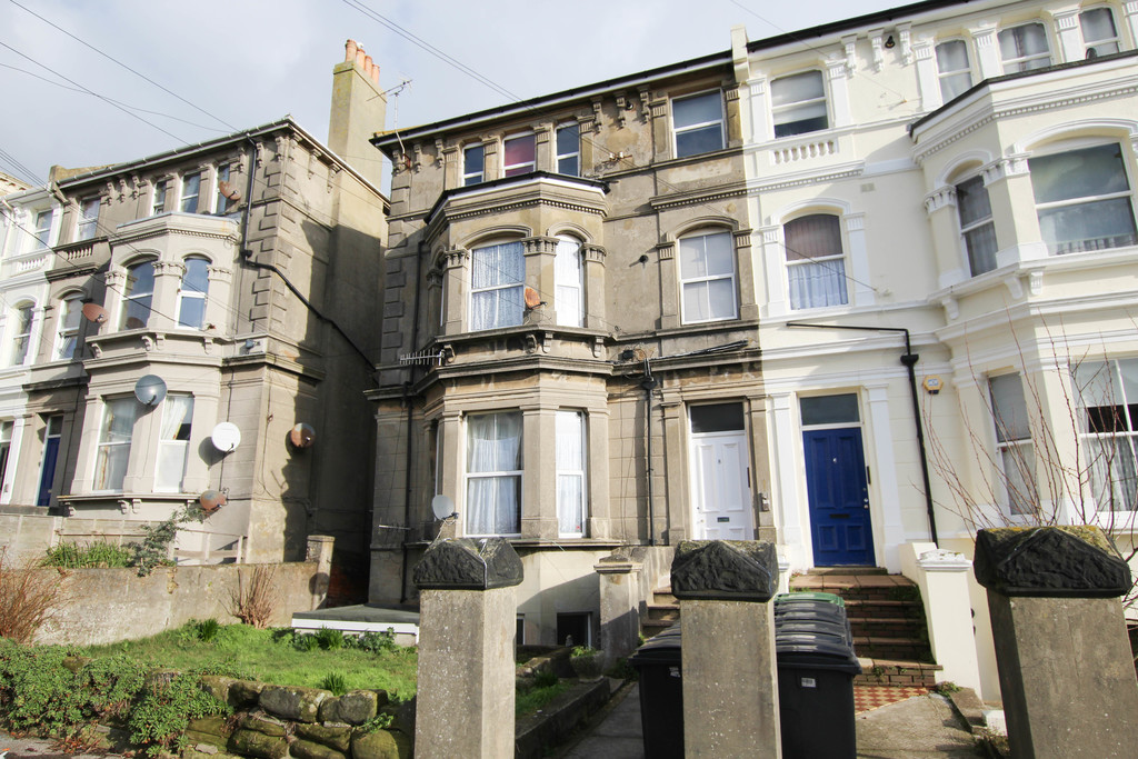 1 bed flat to rent in Holmesdale Gardens, Hastings  - Property Image 1