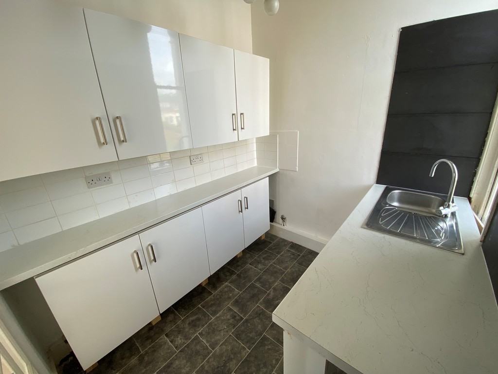 2 bed flat to rent in Church Road, St. Leonards-on-Sea  - Property Image 2
