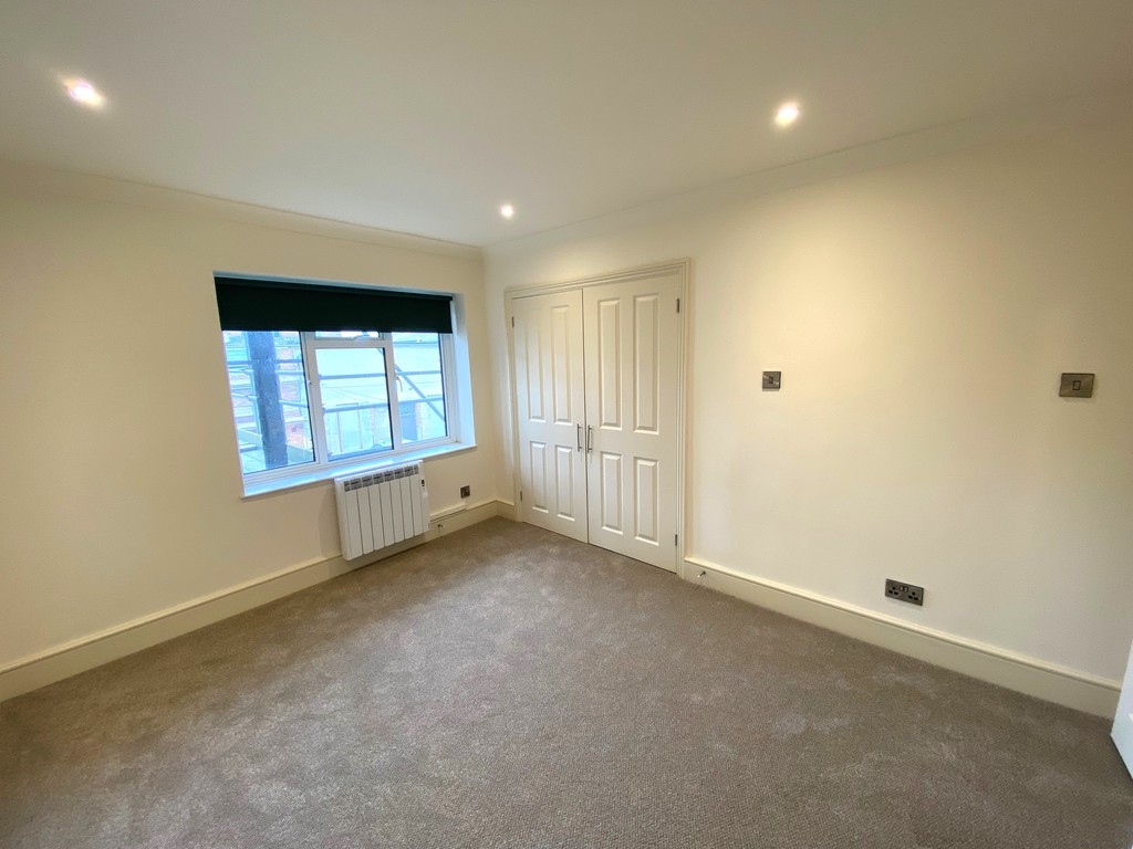 2 bed apartment to rent in Grand Parade, St. Leonards-on-Sea  - Property Image 6