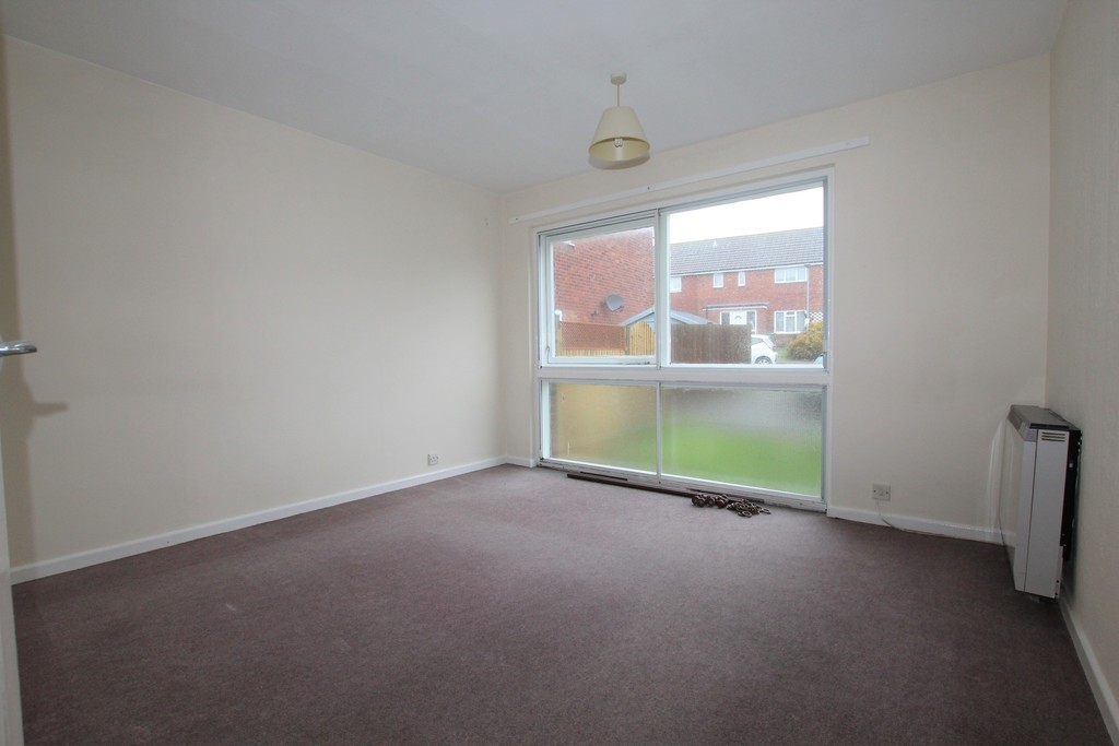1 bed apartment to rent in Sedlescombe Gardens, St. Leonards-on-Sea  - Property Image 2