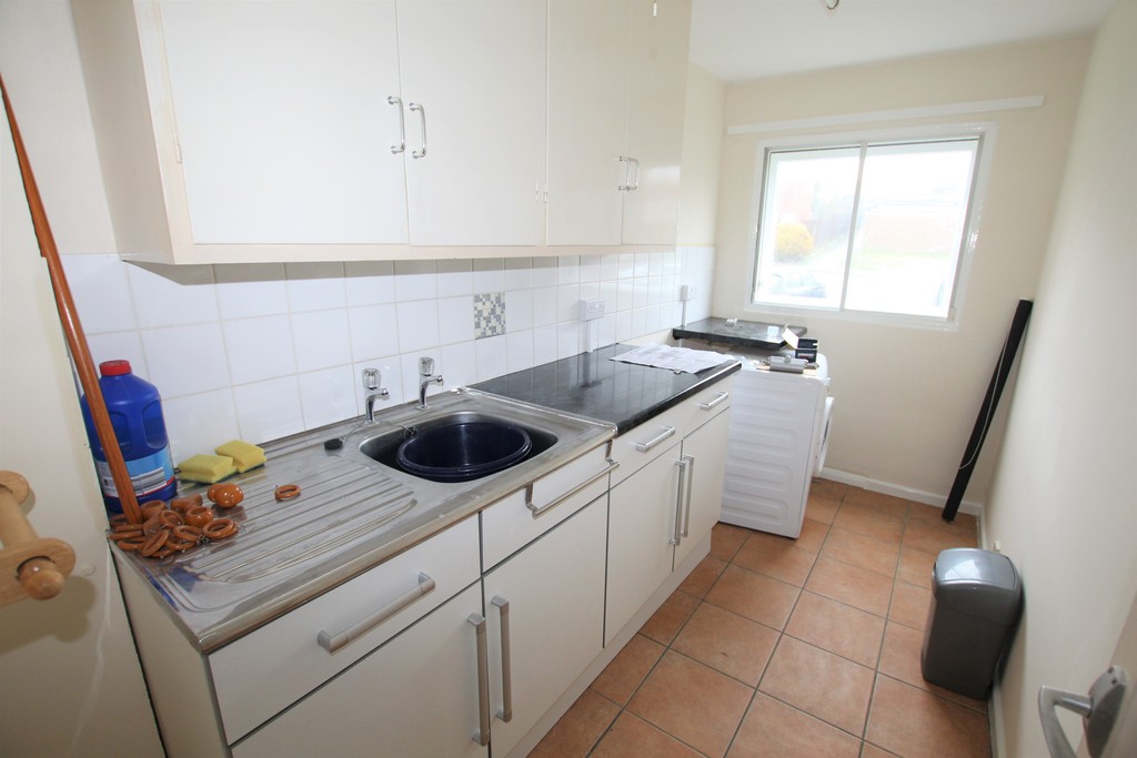 1 bed apartment to rent in Sedlescombe Gardens, St. Leonards-on-Sea  - Property Image 4