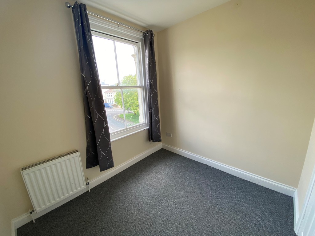 2 bed apartment to rent in Pevensey Road, St. Leonards-on-Sea  - Property Image 4