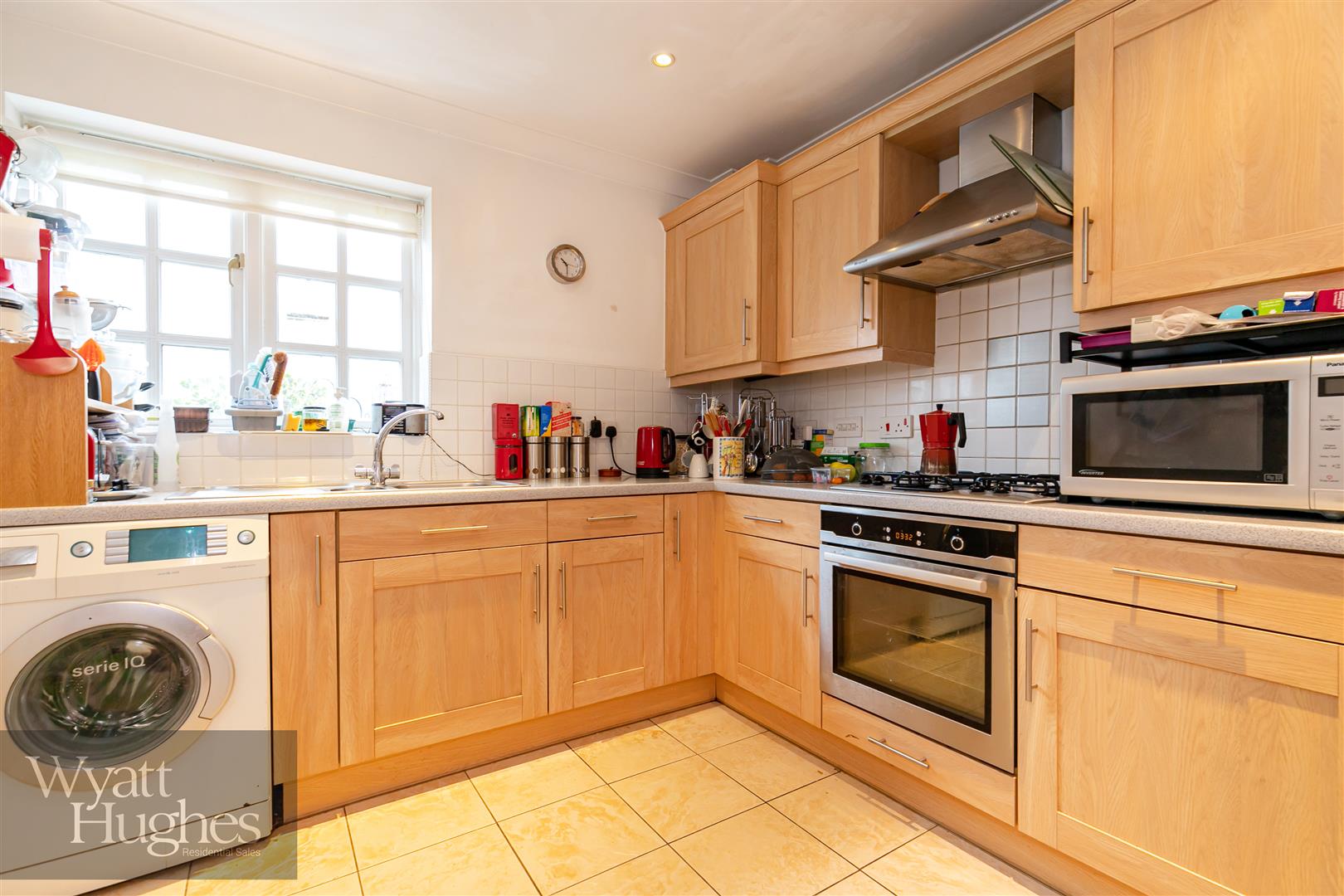 4 bed end of terrace house for sale in Francis Bird Place, St. Leonards-On-Sea  - Property Image 2