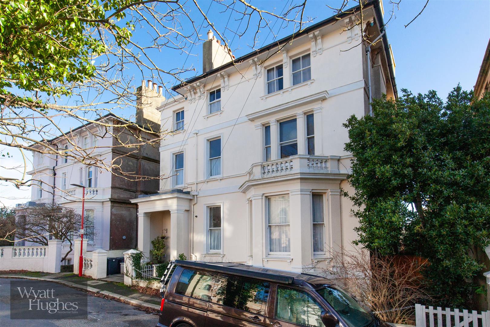 2 bed flat for sale in The Mount, St. Leonards-On-Sea - Property Image 1