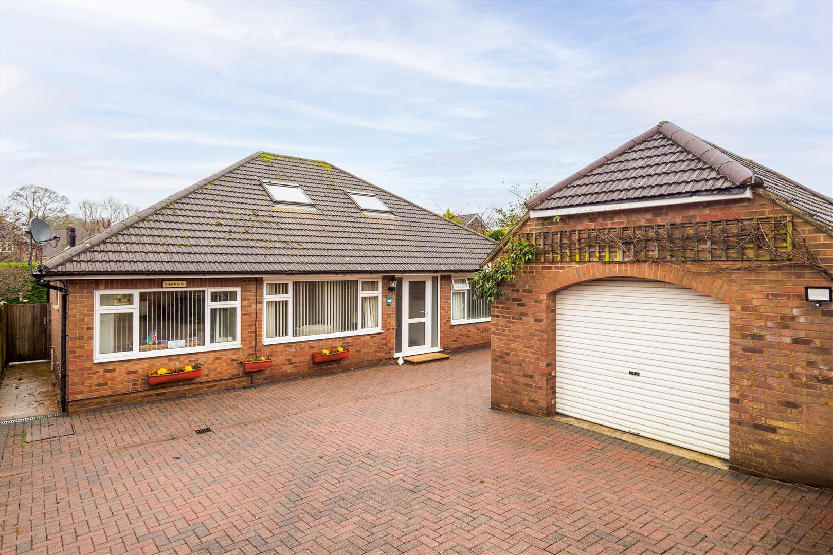 4 bed detached bungalow for sale in Acres Rise, Ticehurst - Property Image 1
