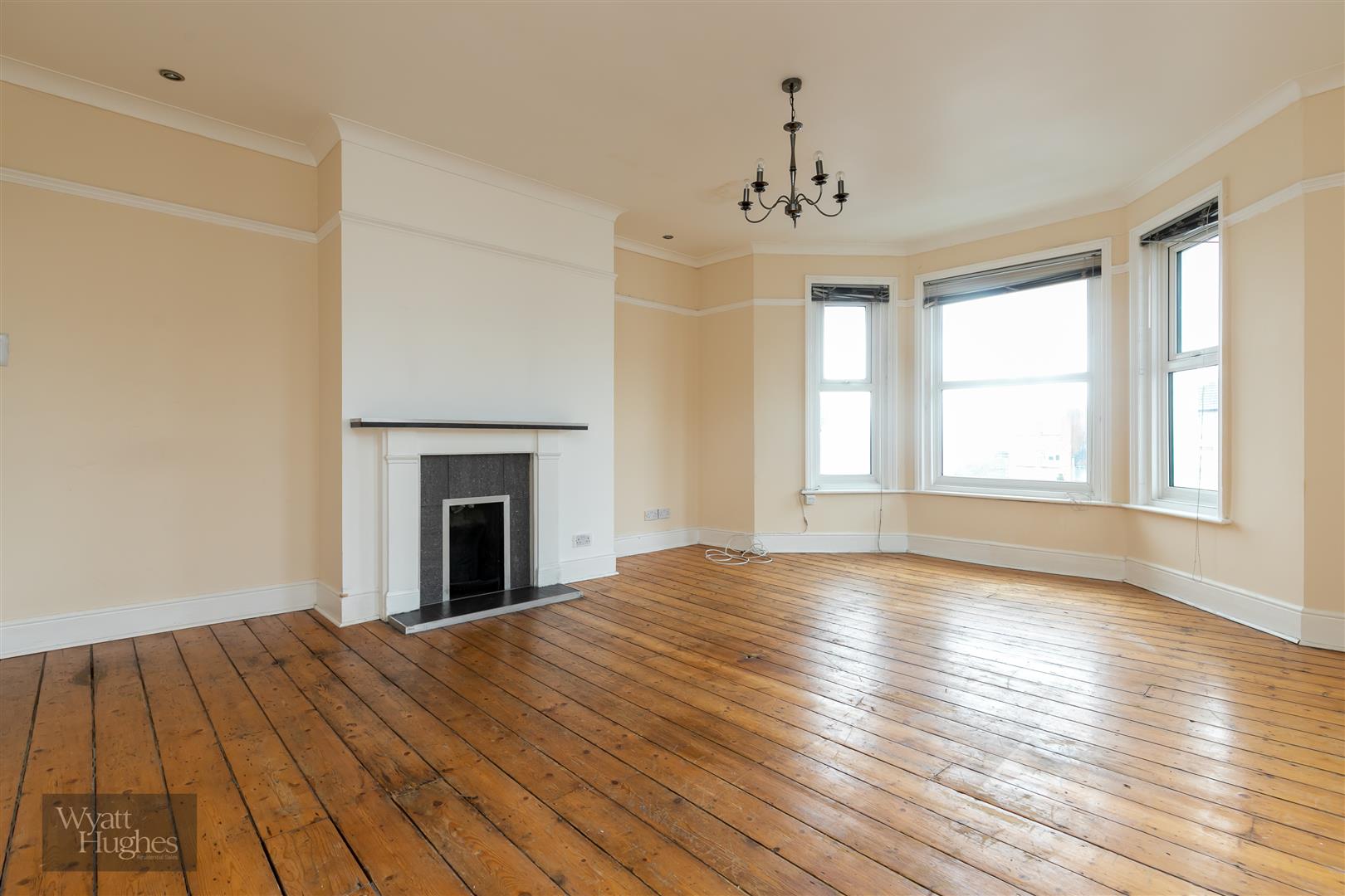 2 bed flat for sale in Stockleigh Road, St. Leonards-On-Sea  - Property Image 4