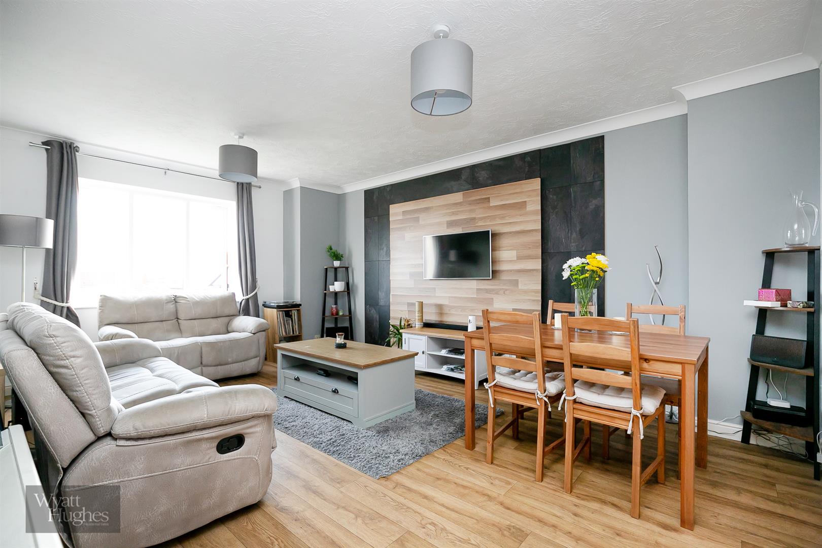 2 bed flat for sale in 143 De La Warr Road, Bexhill-On-Sea  - Property Image 1