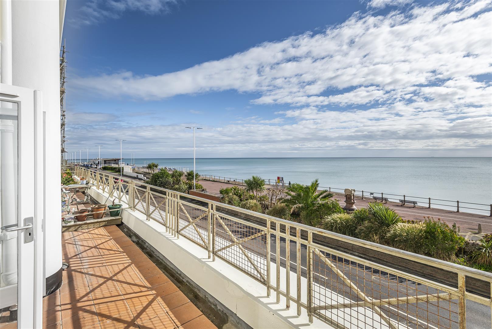 1 bed flat for sale in Marina, St. Leonards-On-Sea  - Property Image 5