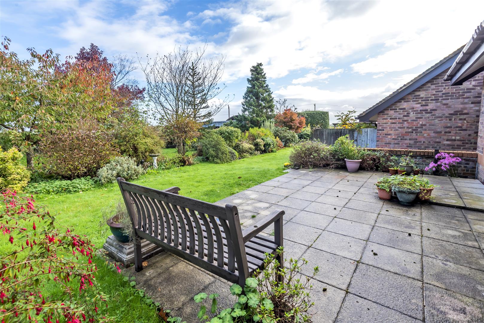 2 bed semi-detached bungalow for sale in Cross Lane Gardens, Ticehurst  - Property Image 5