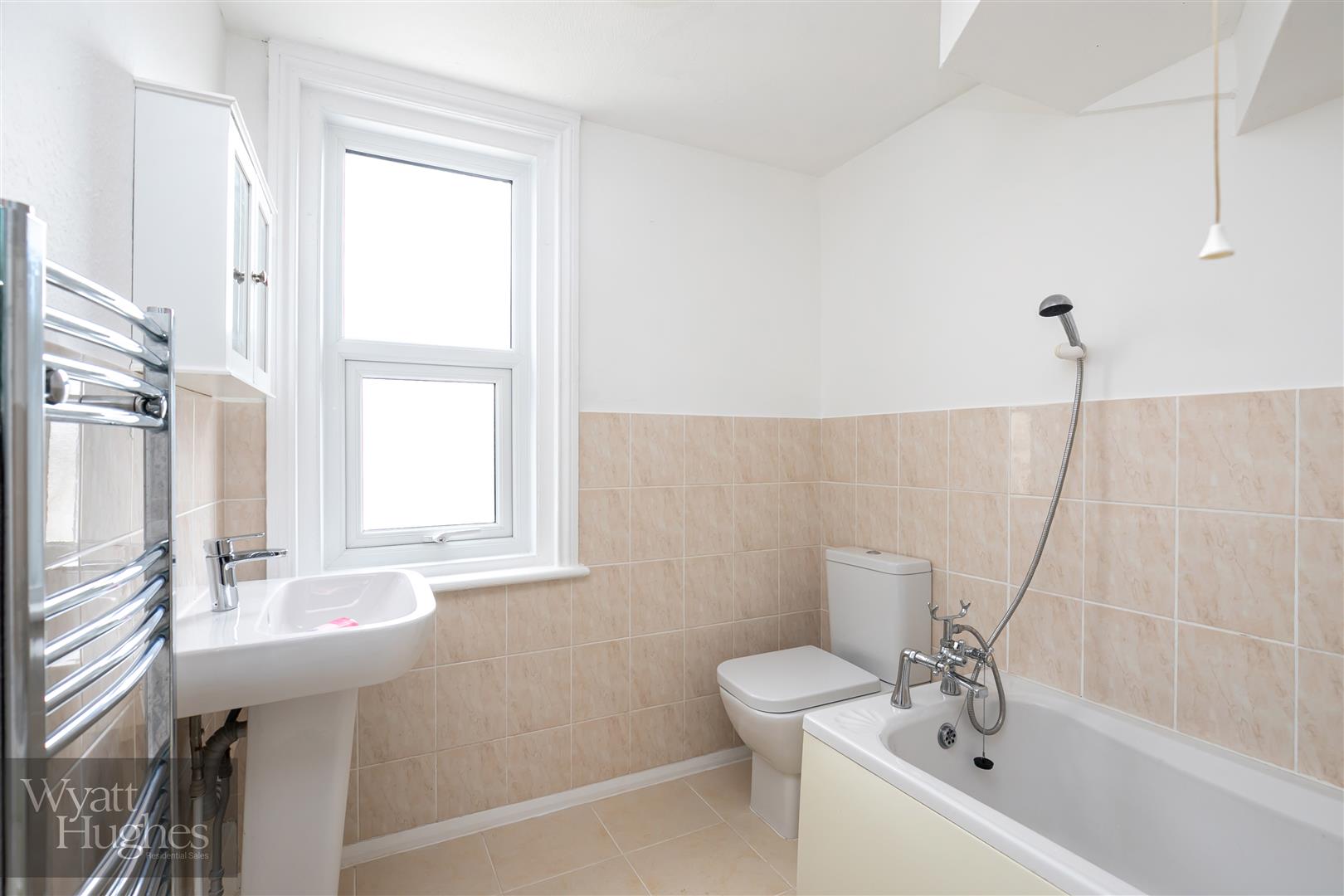 1 bed flat for sale in London Road, St. Leonards-On-Sea  - Property Image 7