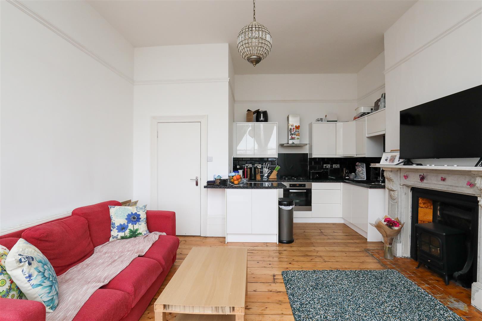 3 bed flat for sale in Anglesea Terrace, St. Leonards-On-Sea  - Property Image 7