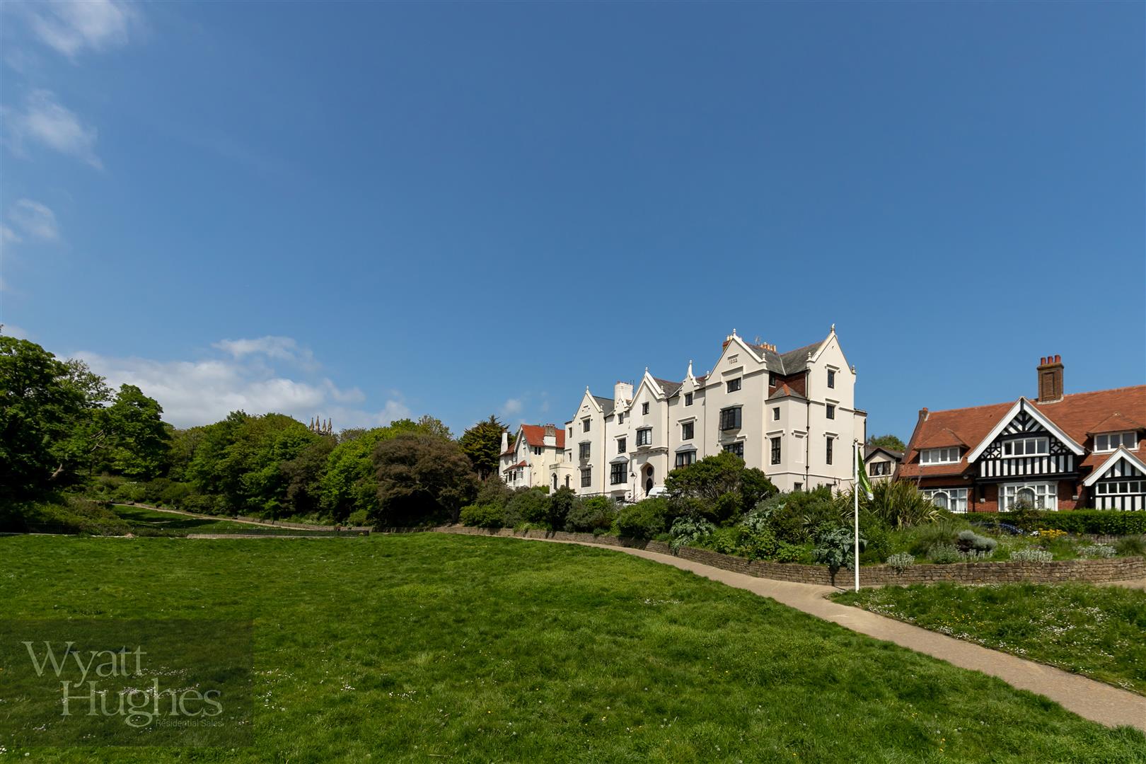 2 bed flat for sale in Maze Hill, St. Leonards-On-Sea  - Property Image 19