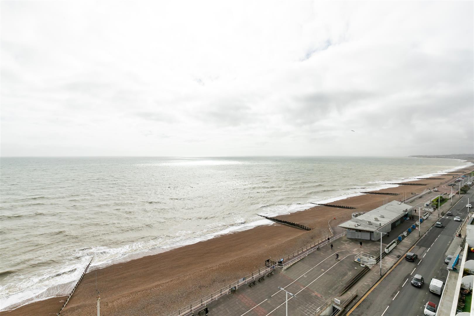 2 bed flat for sale in Marine Court, St. Leonards-On-Sea  - Property Image 3
