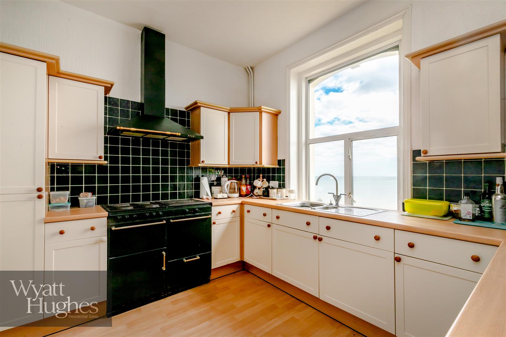 2 bed flat for sale in Knole Road, Bexhill-On-Sea  - Property Image 6
