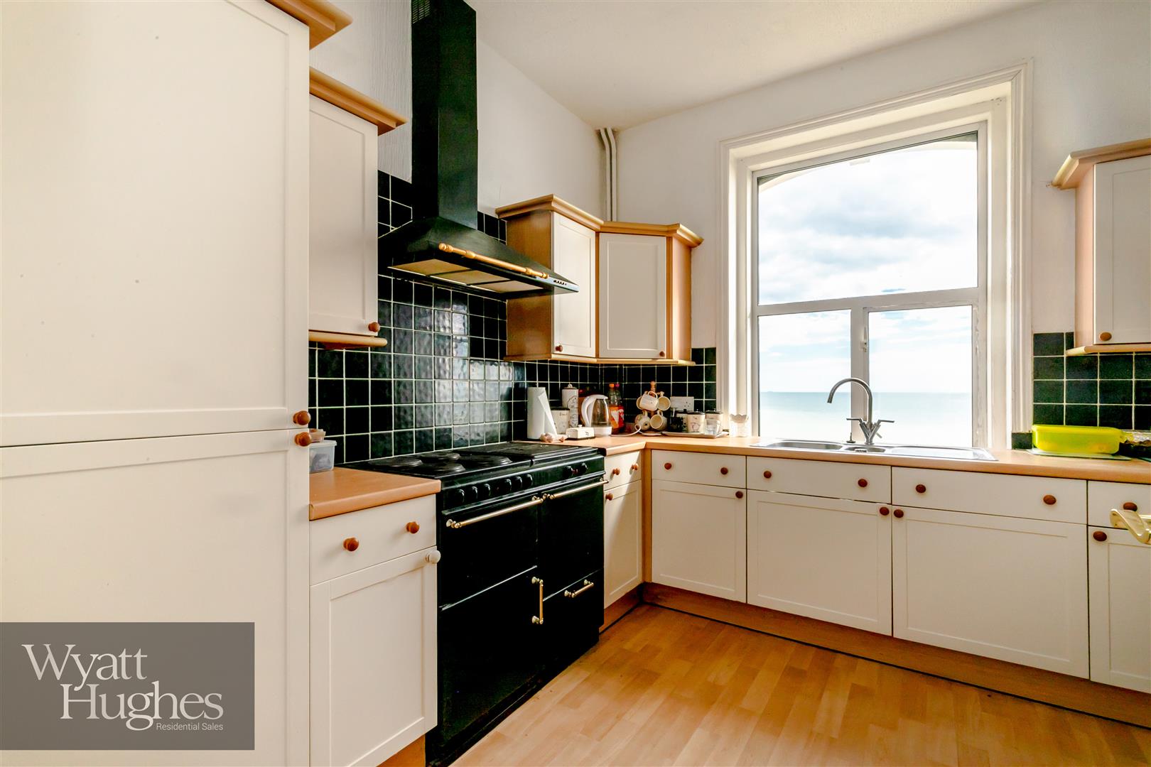 2 bed flat for sale in Knole Road, Bexhill-On-Sea  - Property Image 2