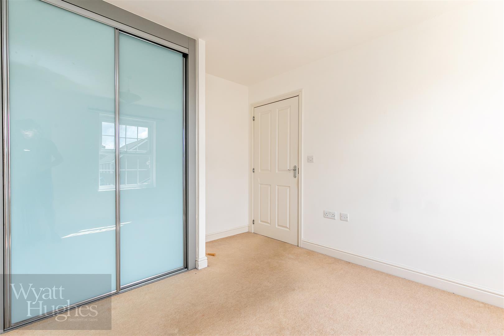 2 bed flat for sale in Scholars Walk, Bexhill-On-Sea  - Property Image 6