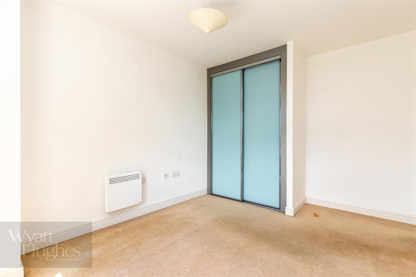 2 bed flat for sale in Scholars Walk, Bexhill-On-Sea  - Property Image 11