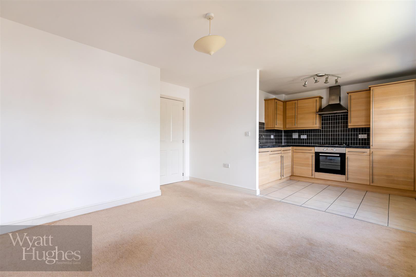 2 bed flat for sale in Scholars Walk, Bexhill-On-Sea  - Property Image 4