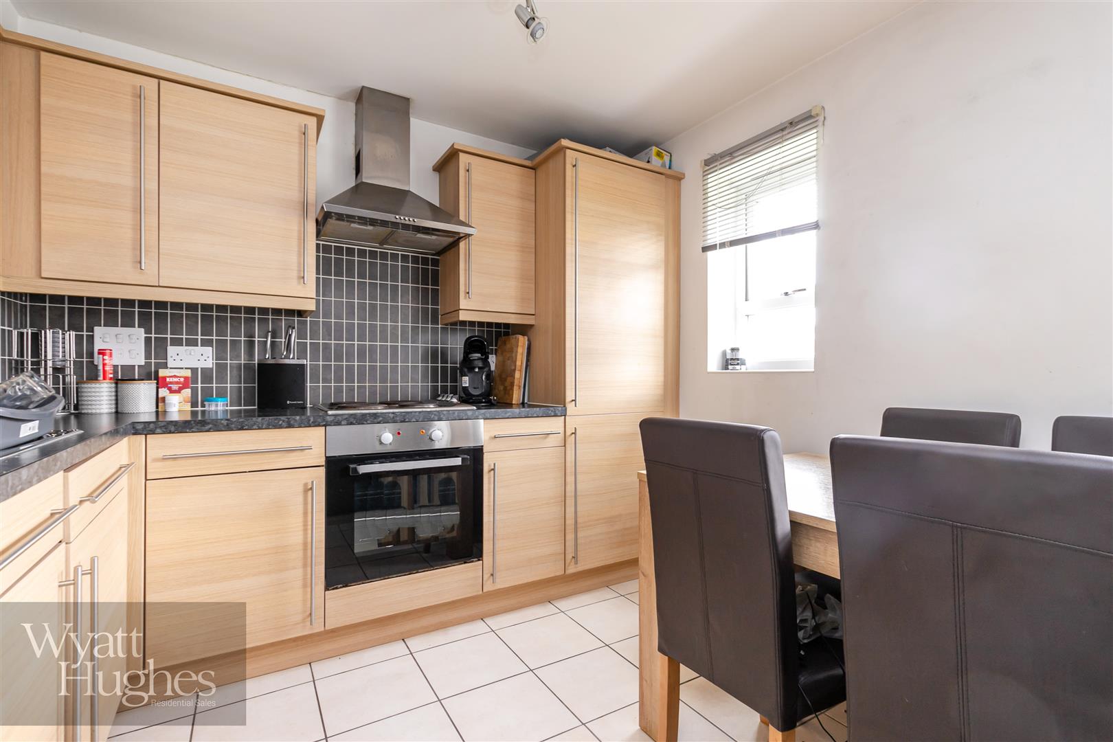 2 bed flat for sale in Scholars Walk, Bexhill-On-Sea  - Property Image 10