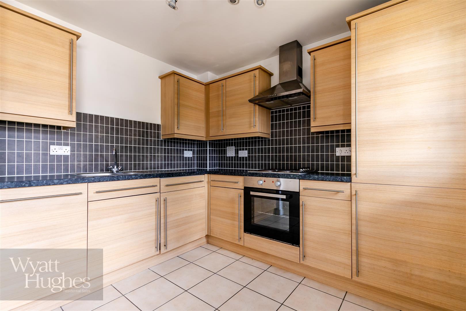 2 bed flat for sale in Scholars Walk, Bexhill-On-Sea  - Property Image 3