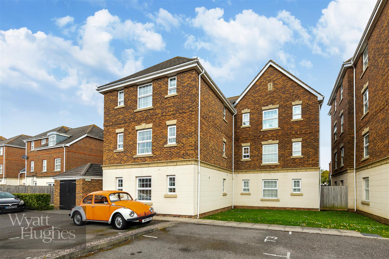 2 bed flat for sale in Scholars Walk, Bexhill-On-Sea - Property Image 1