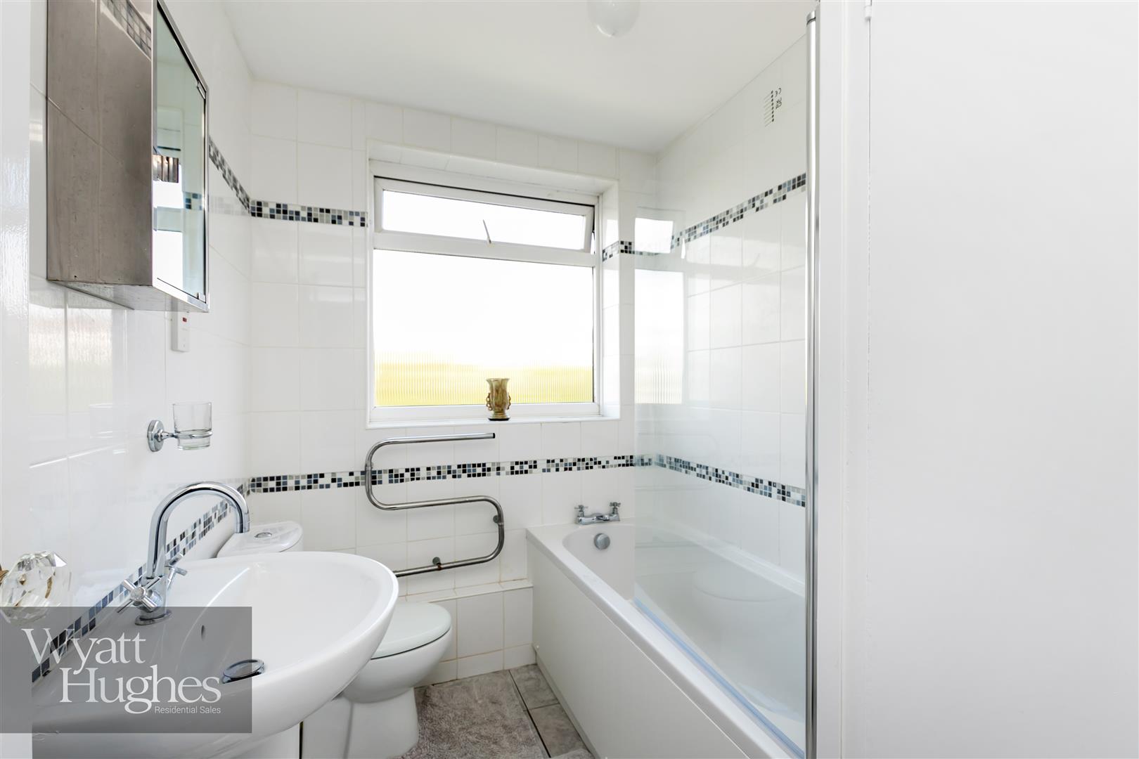 2 bed flat for sale in West Hill Road, St. Leonards-On-Sea  - Property Image 9