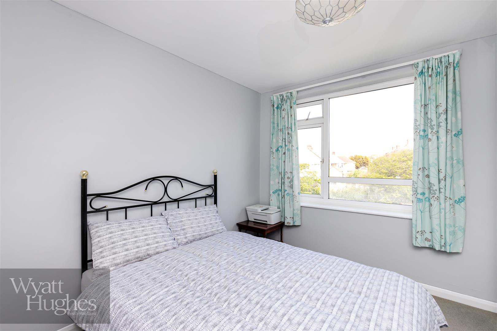 2 bed flat for sale in West Hill Road, St. Leonards-On-Sea  - Property Image 8