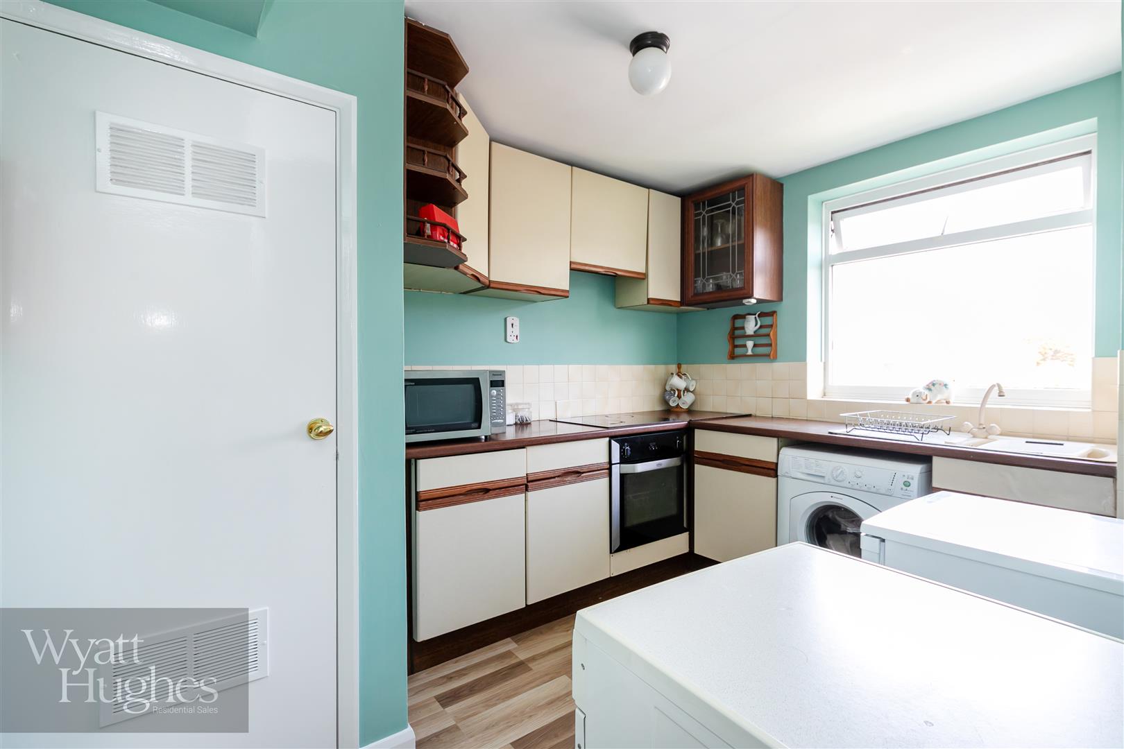 2 bed flat for sale in West Hill Road, St. Leonards-On-Sea  - Property Image 11