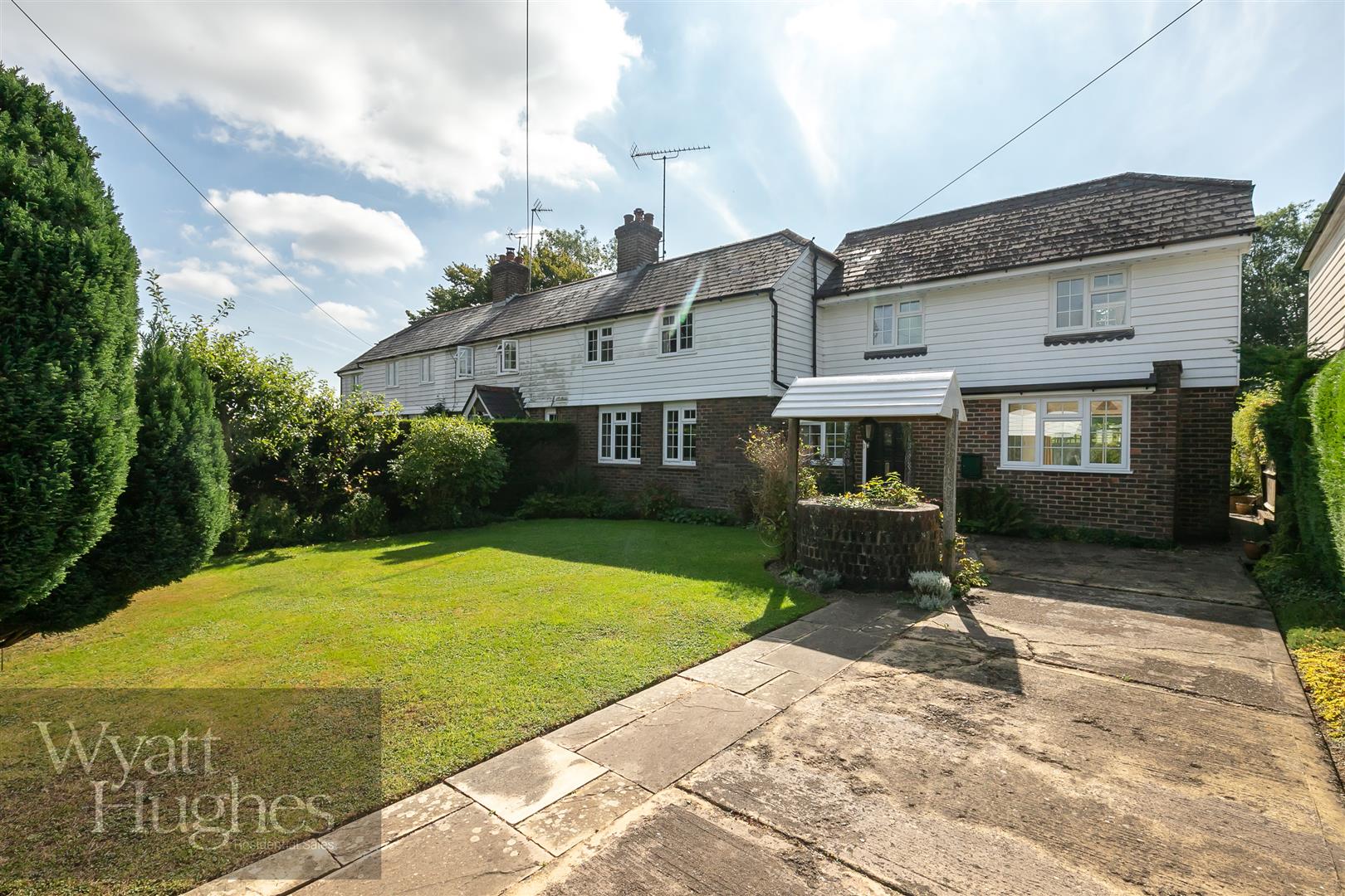 3 bed end of terrace house for sale in Lower Platts, Ticehurst - Property Image 1