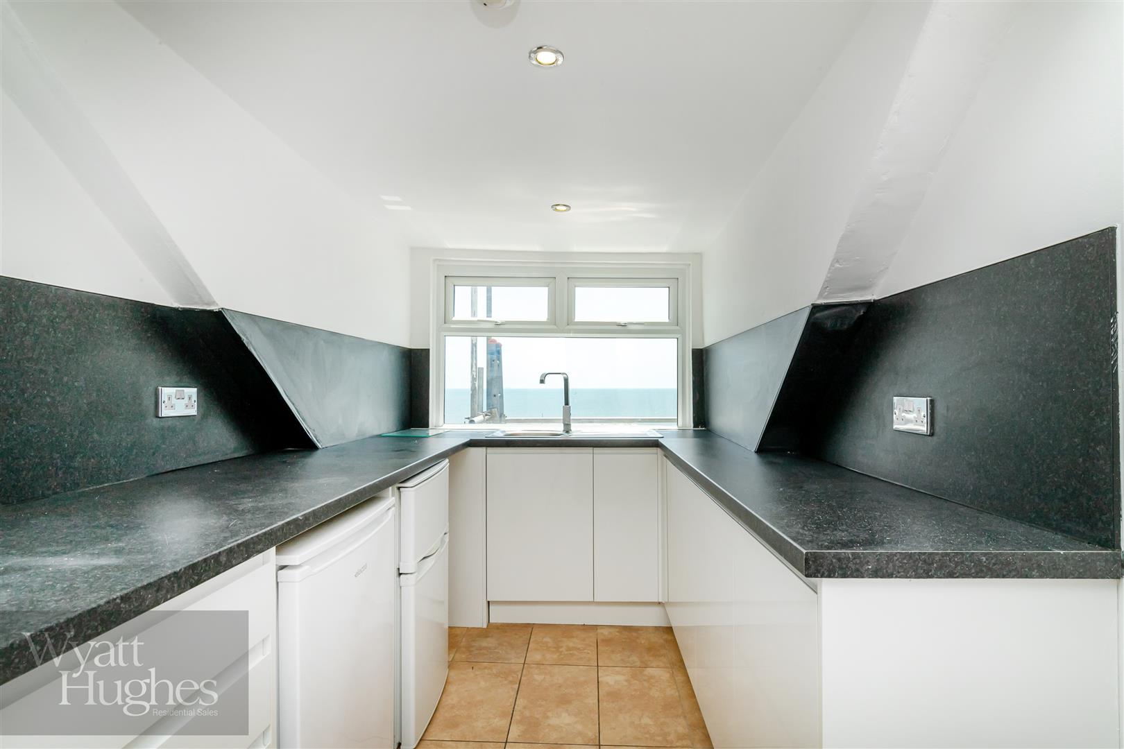 1 bed flat for sale in West Hill Road, St. Leonards-On-Sea  - Property Image 3