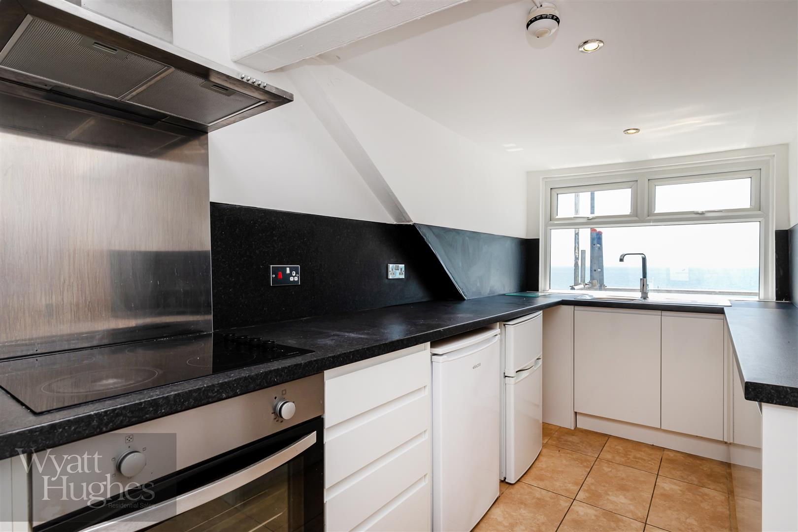 1 bed flat for sale in West Hill Road, St. Leonards-On-Sea  - Property Image 10