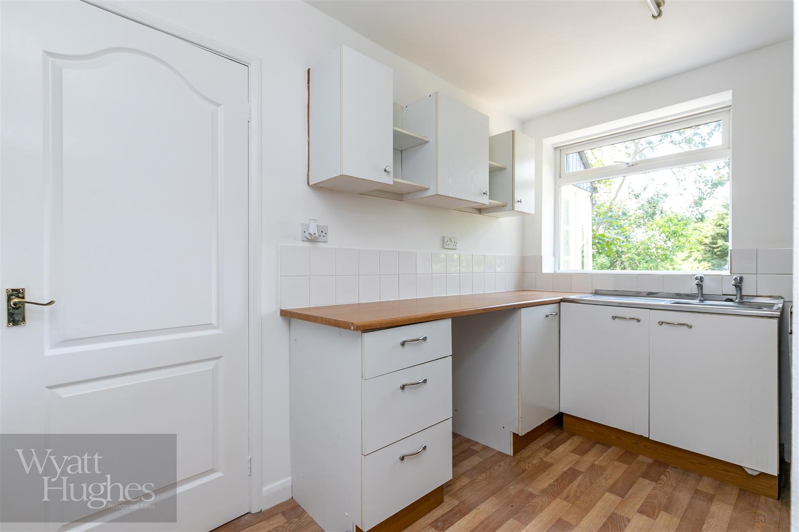 2 bed flat for sale in Elphinstone Road, Hastings  - Property Image 7