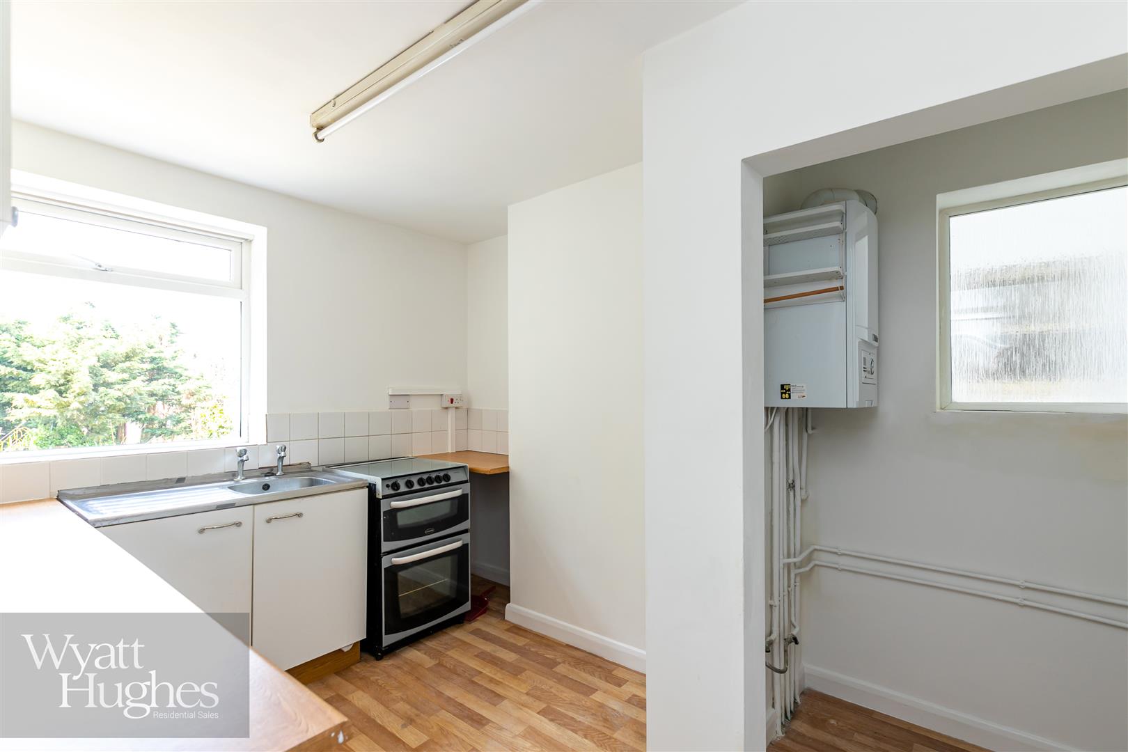 2 bed flat for sale in Elphinstone Road, Hastings  - Property Image 10