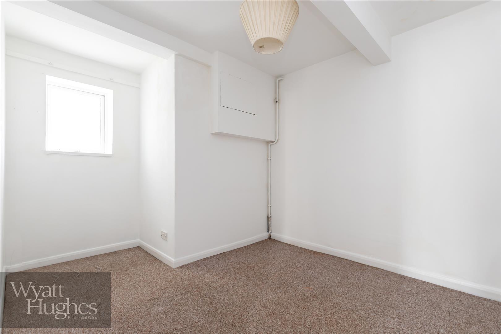 2 bed flat for sale in Elphinstone Road, Hastings  - Property Image 11