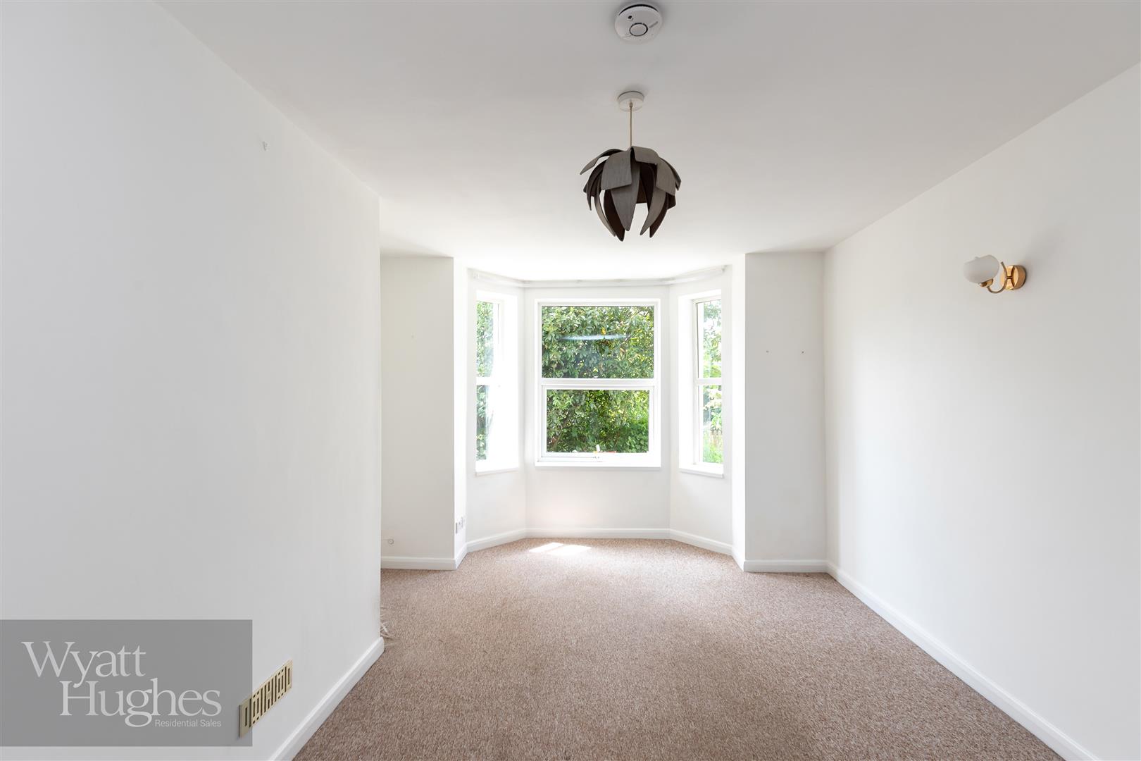 2 bed flat for sale in Elphinstone Road, Hastings  - Property Image 6