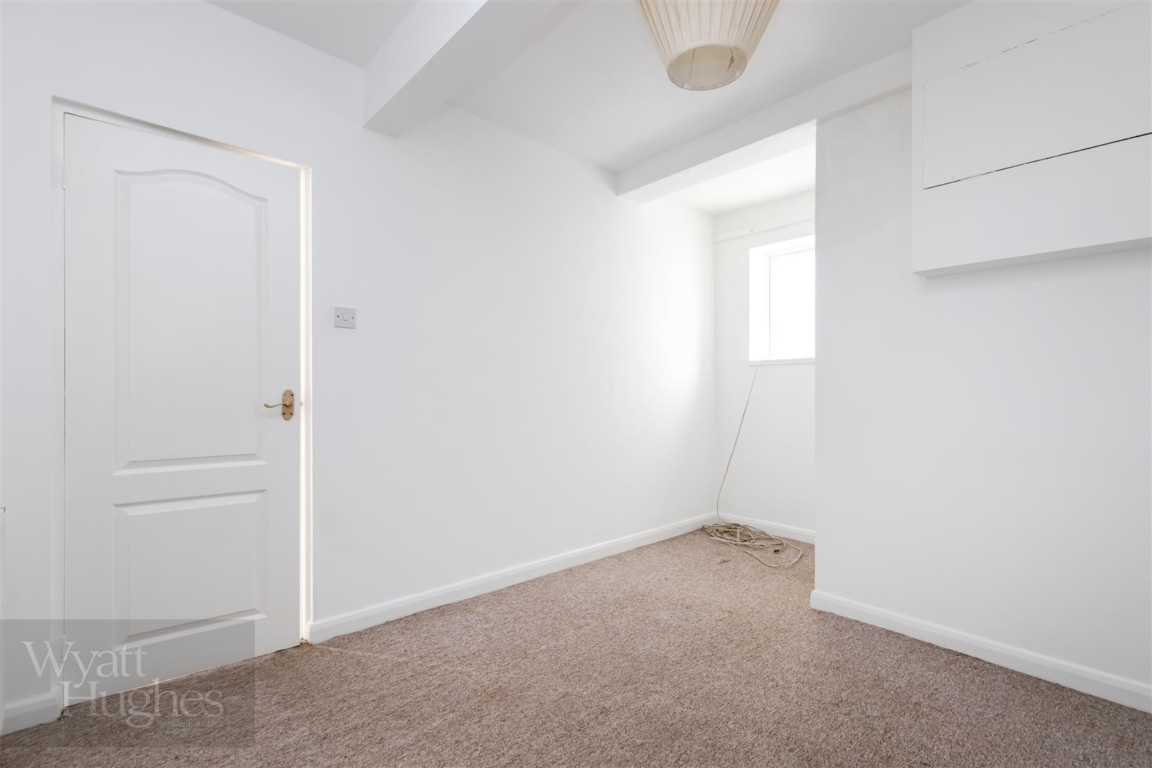 2 bed flat for sale in Elphinstone Road, Hastings  - Property Image 20
