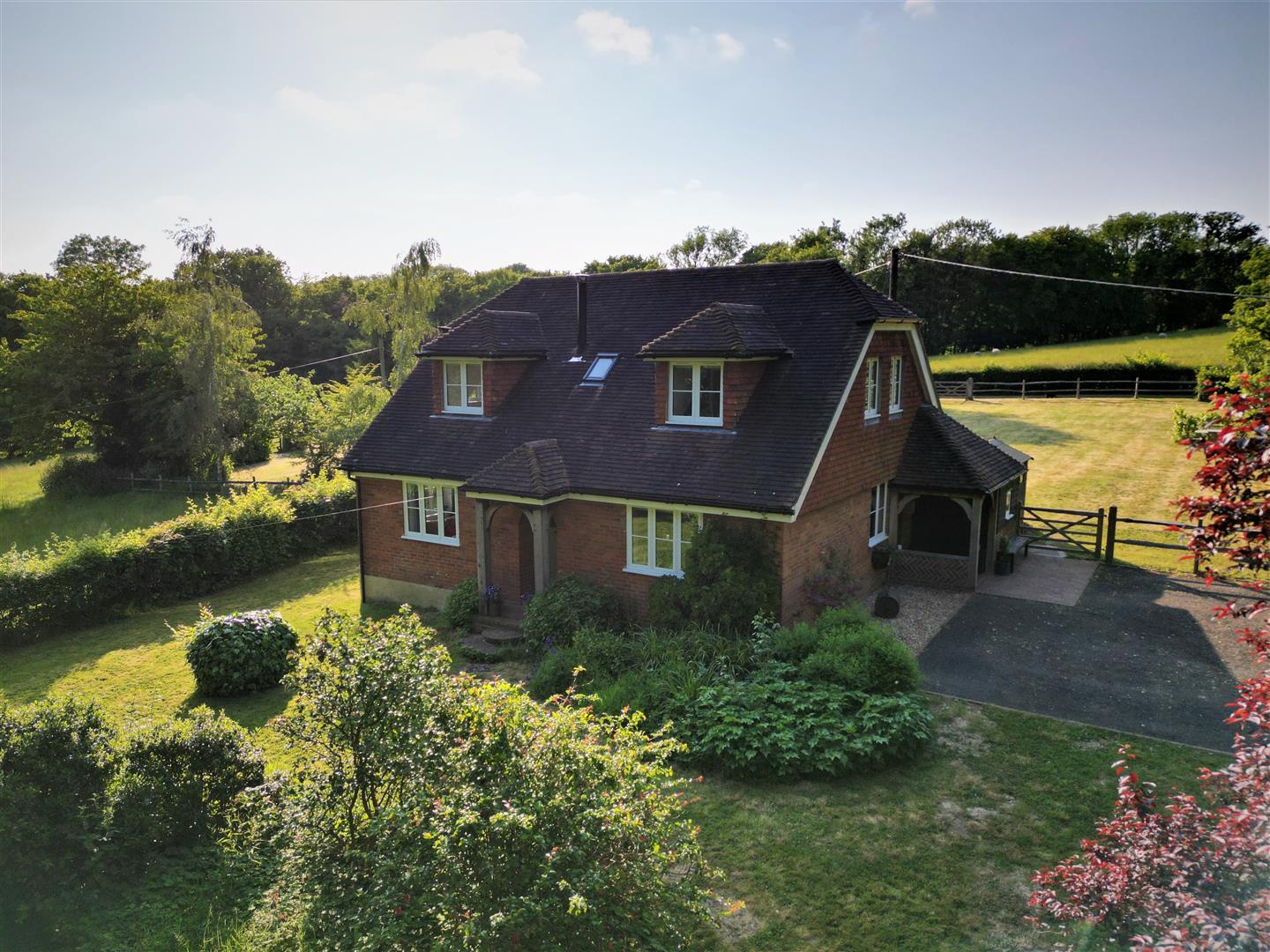 4 bed detached house for sale in Borders Lane, Etchingham - Property Image 1