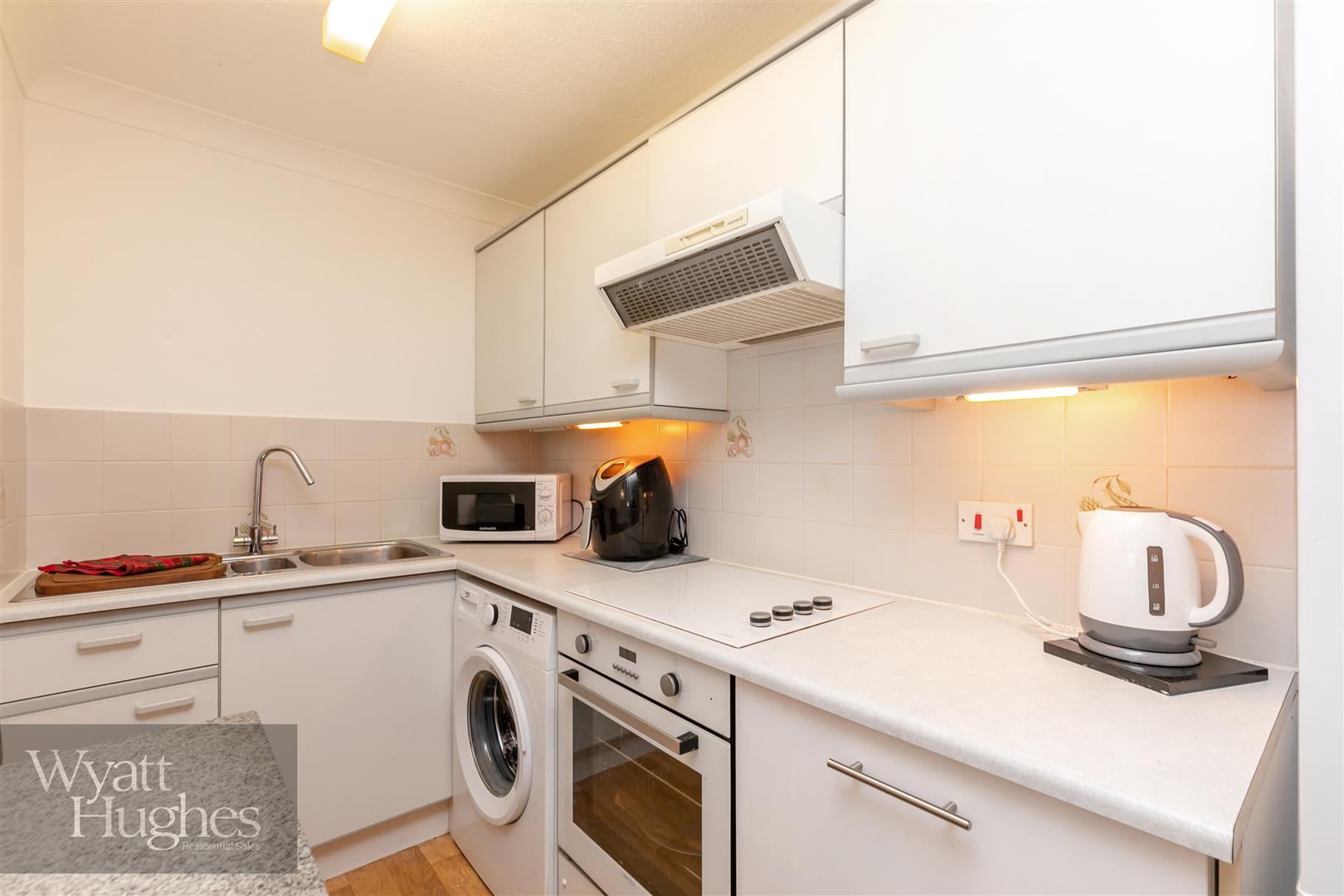 2 bed flat for sale in The Bourne, Hastings  - Property Image 11