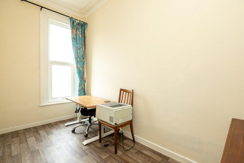 2 bed flat for sale in Church Road, St. Leonards-On-Sea  - Property Image 9