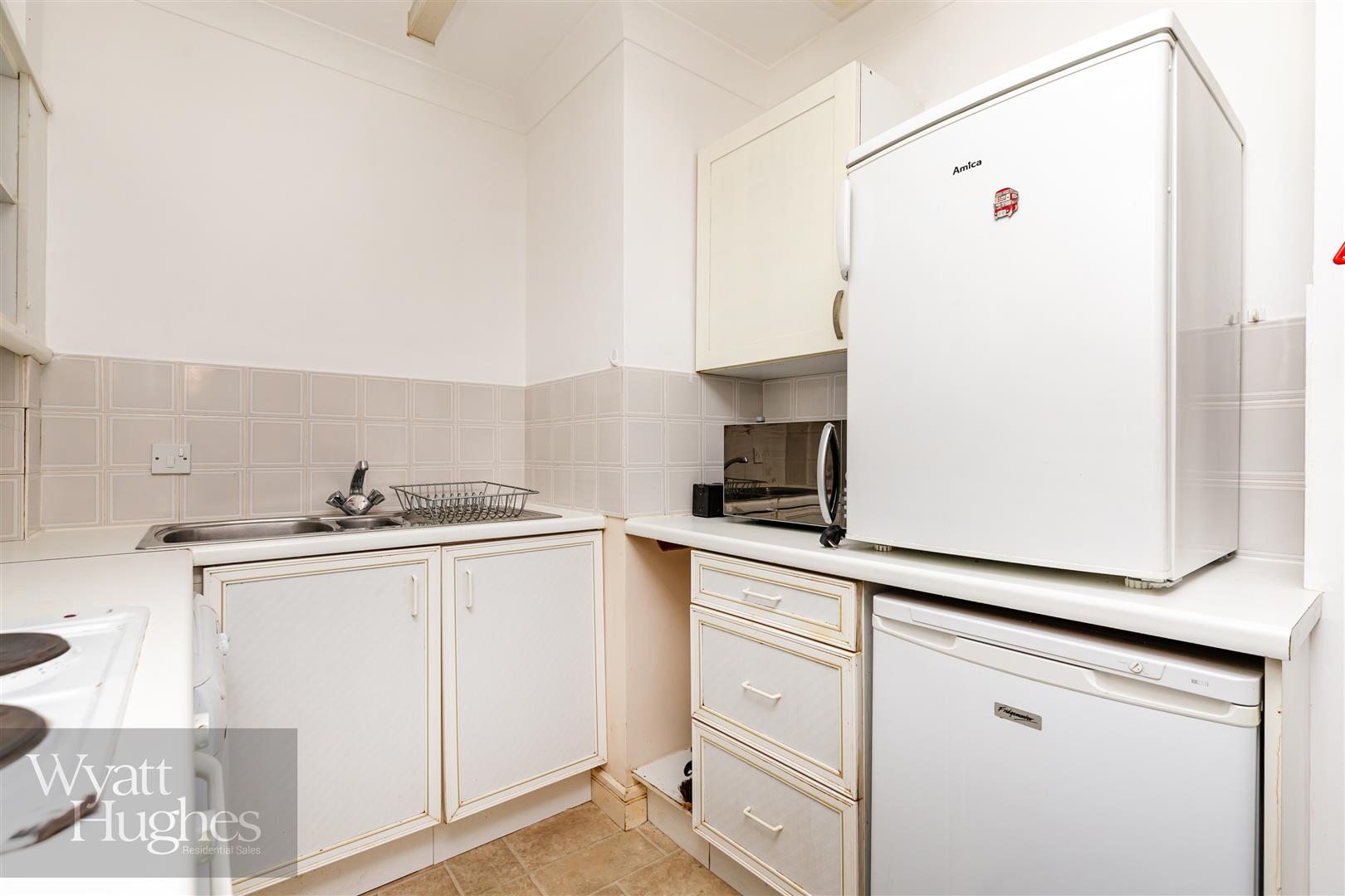 Flat for sale in Terrace Road, St. Leonards-On-Sea  - Property Image 14