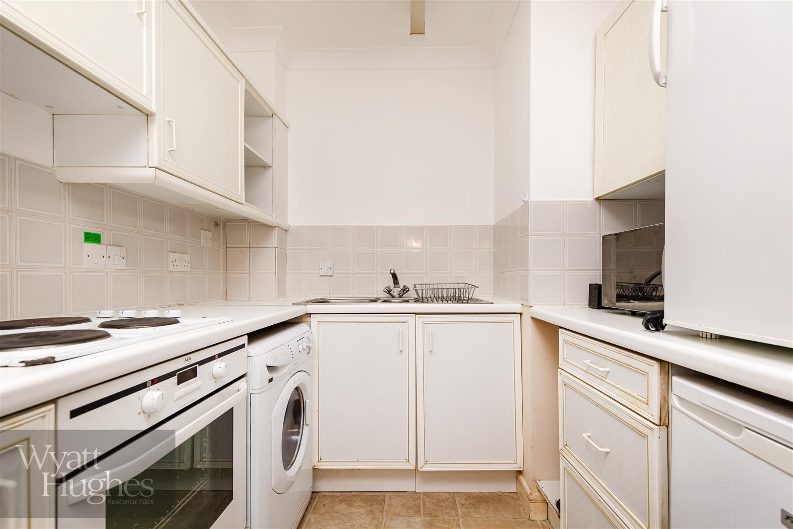 Flat for sale in Terrace Road, St. Leonards-On-Sea  - Property Image 3