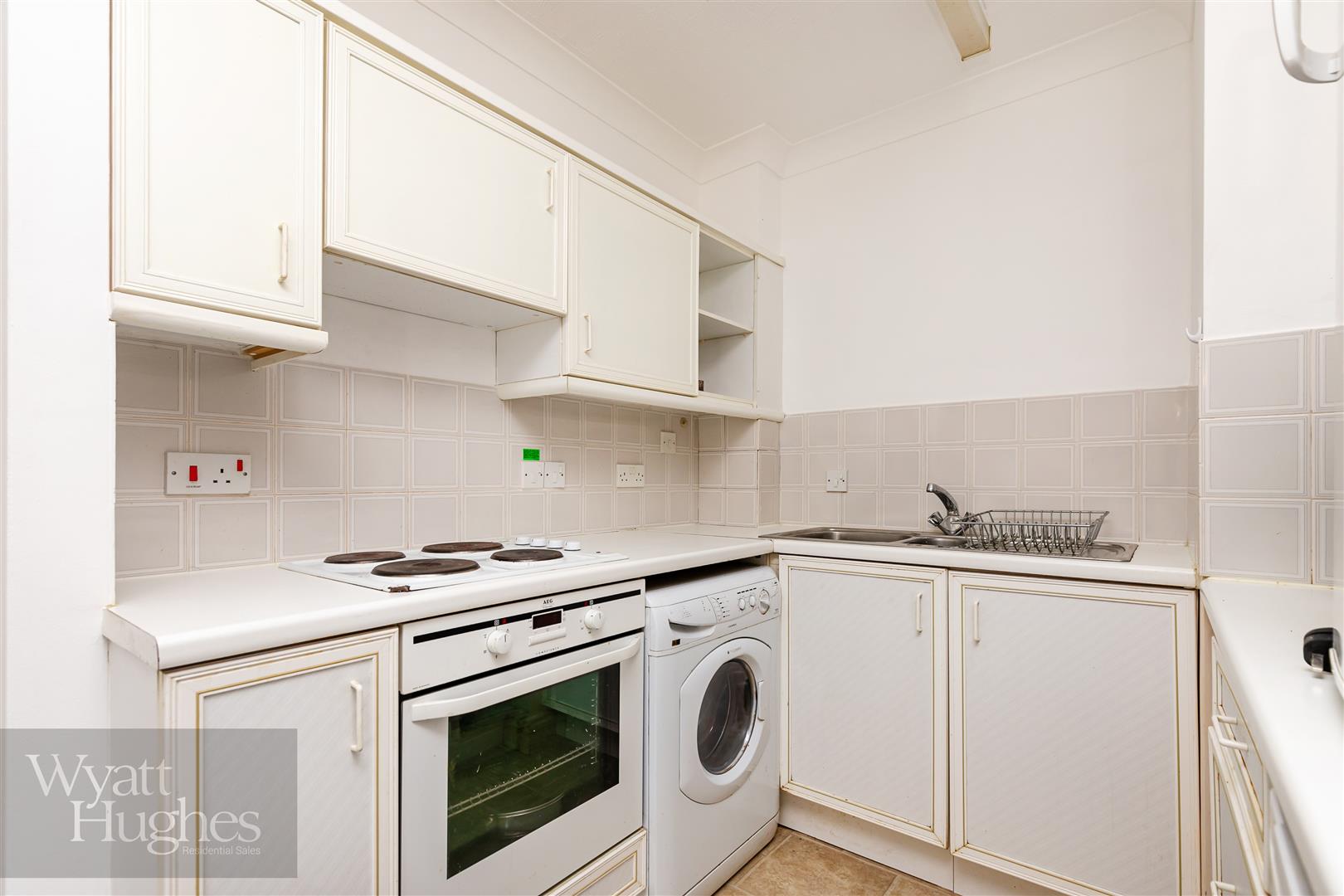 Flat for sale in Terrace Road, St. Leonards-On-Sea  - Property Image 15