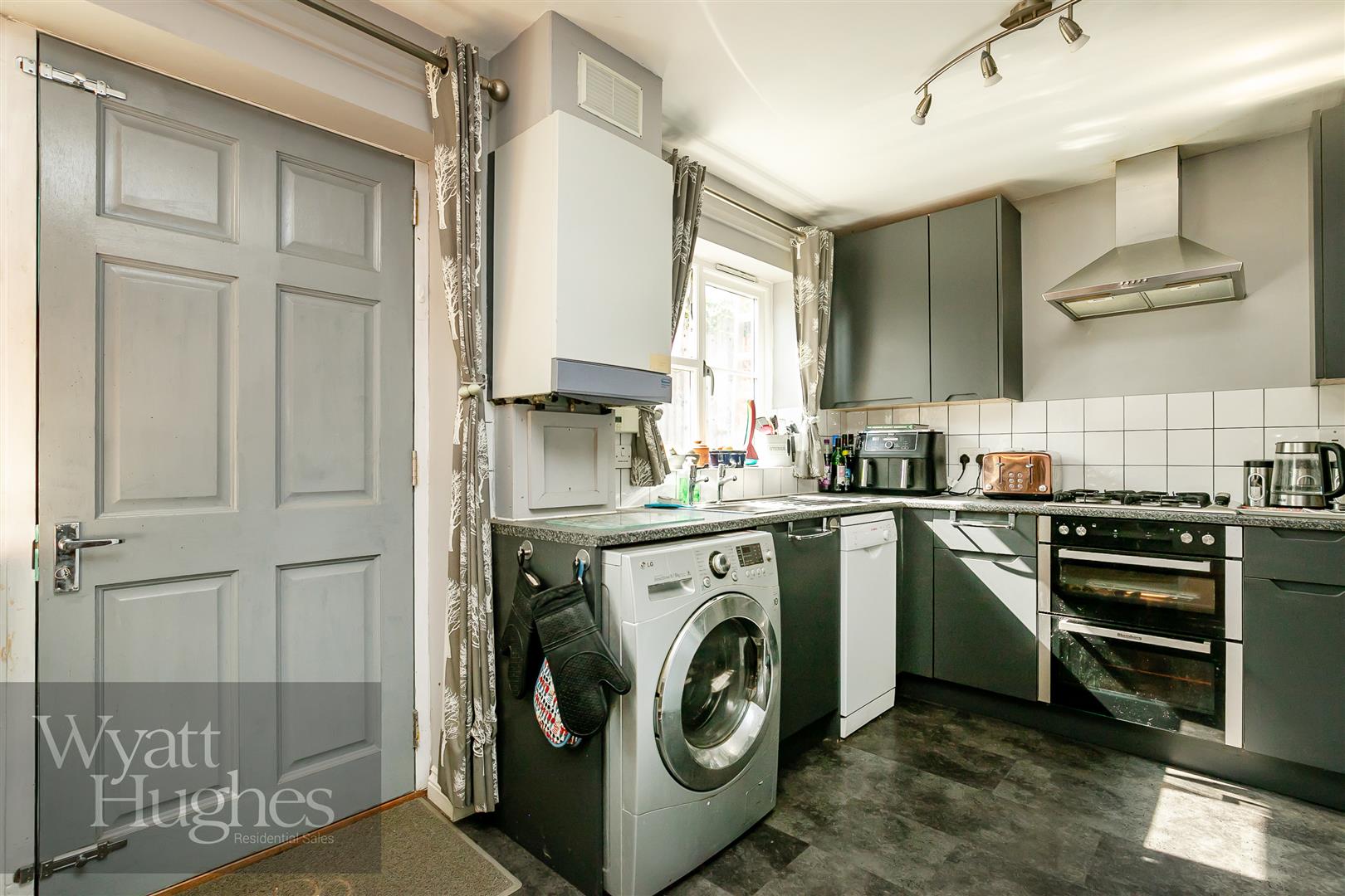 3 bed semi-detached house for sale in Farthing Hill, Ticehurst  - Property Image 7