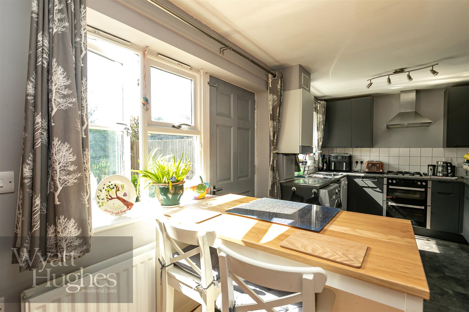 3 bed semi-detached house for sale in Farthing Hill, Ticehurst  - Property Image 5