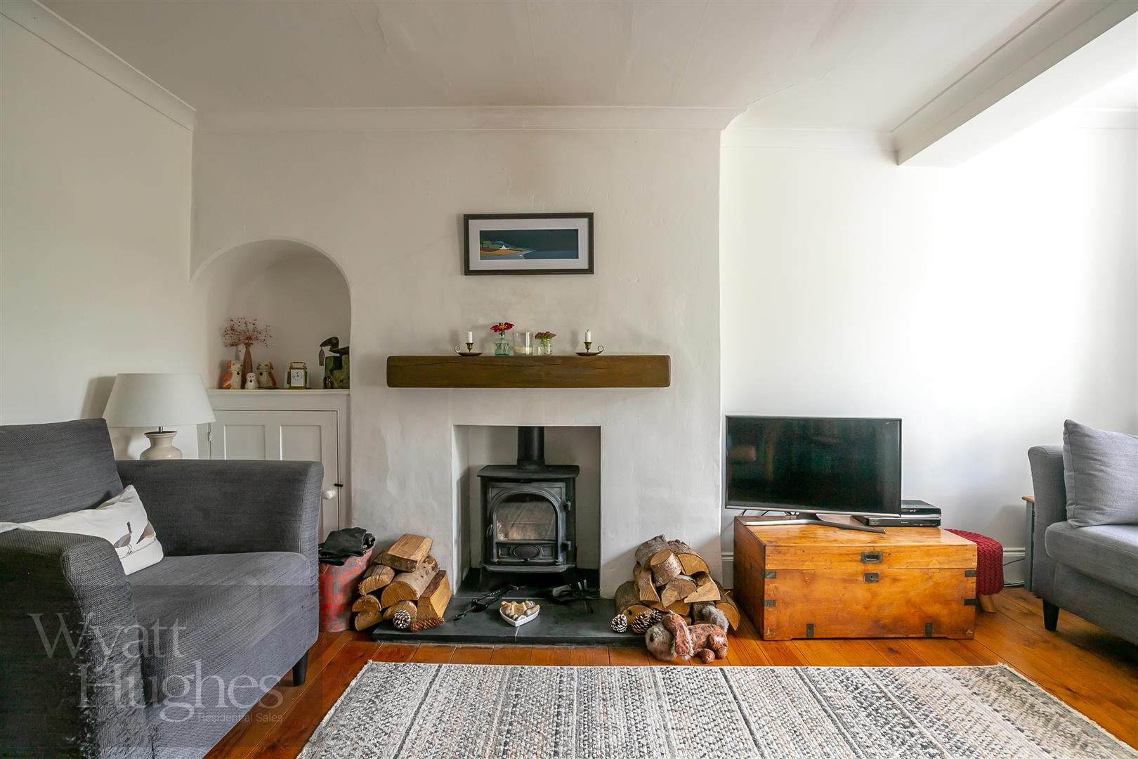 2 bed house for sale in Three Leg Cross, Ticehurst  - Property Image 4
