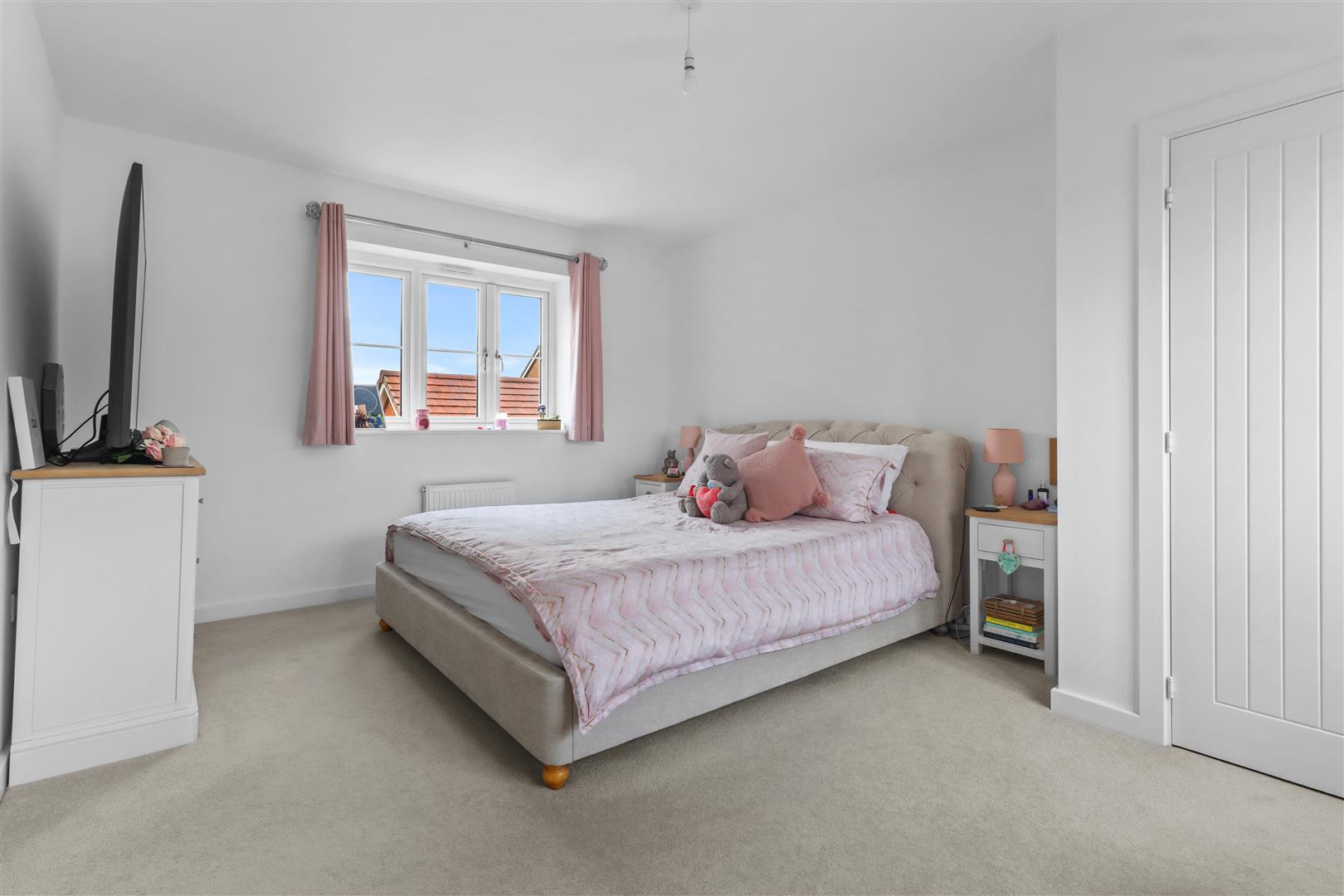 4 bed detached house for sale in Clover Crescent, Hailsham  - Property Image 4