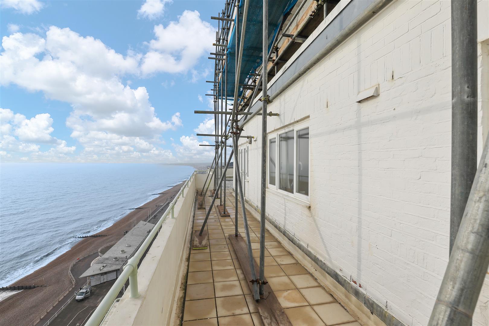 3 bed flat for sale in Marine Court, St. Leonards-On-Sea  - Property Image 24