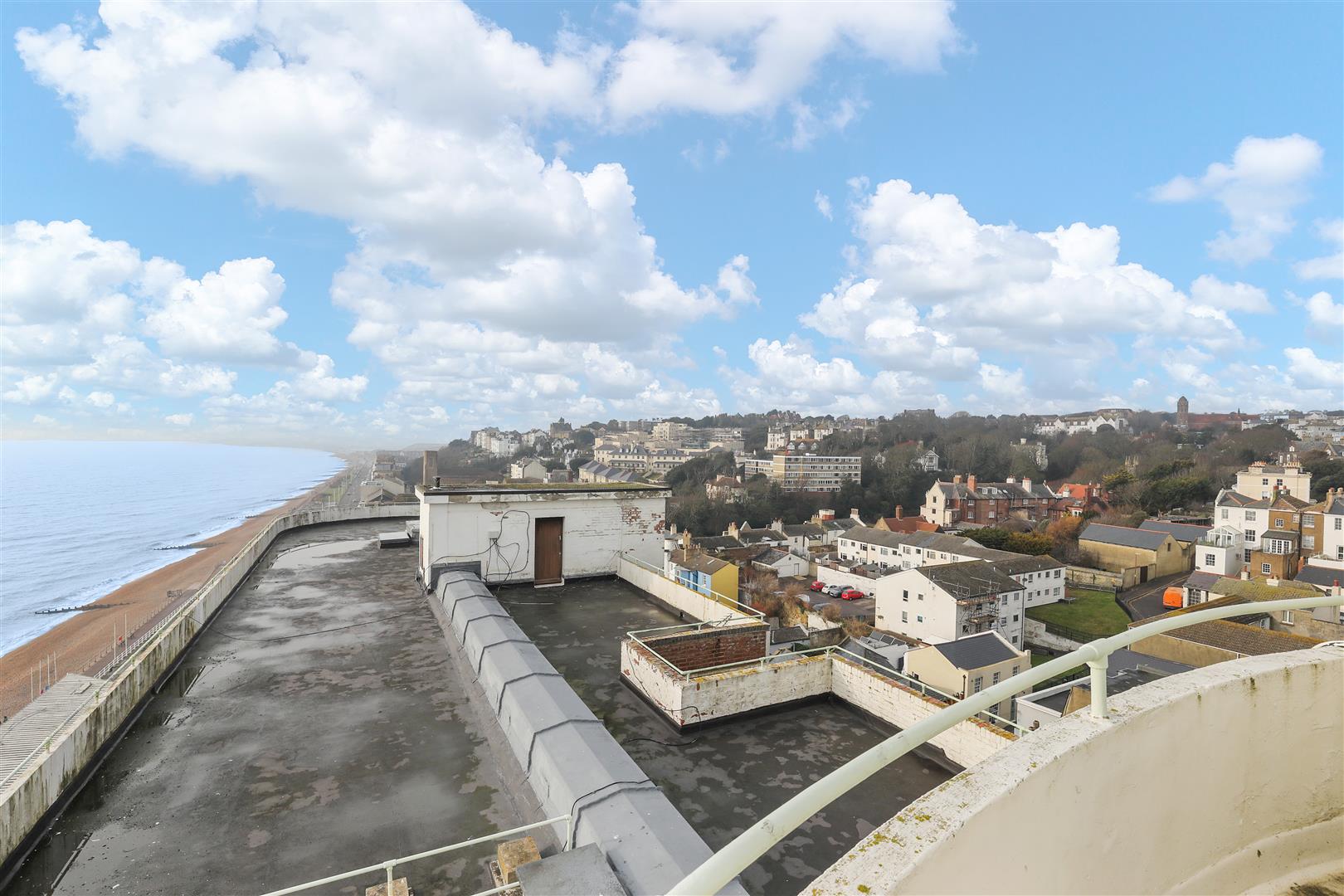 3 bed flat for sale in Marine Court, St. Leonards-On-Sea  - Property Image 15