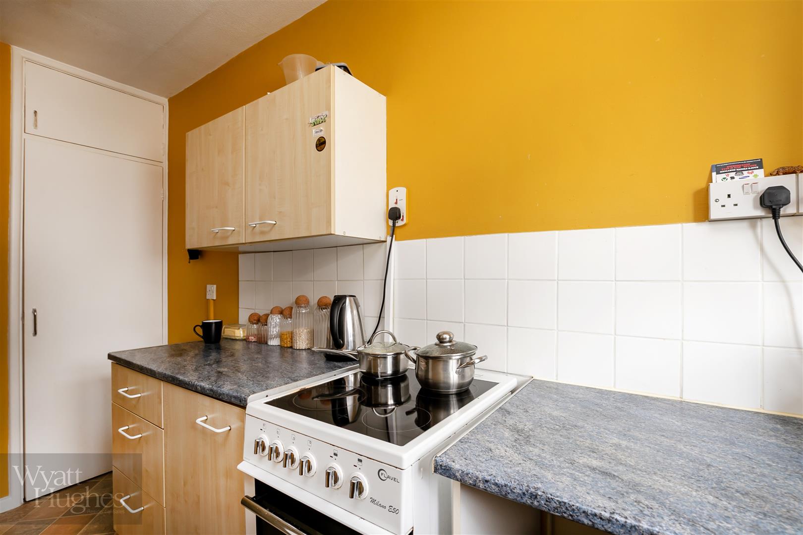 2 bed apartment for sale in Holmesdale Court, Hastings  - Property Image 8